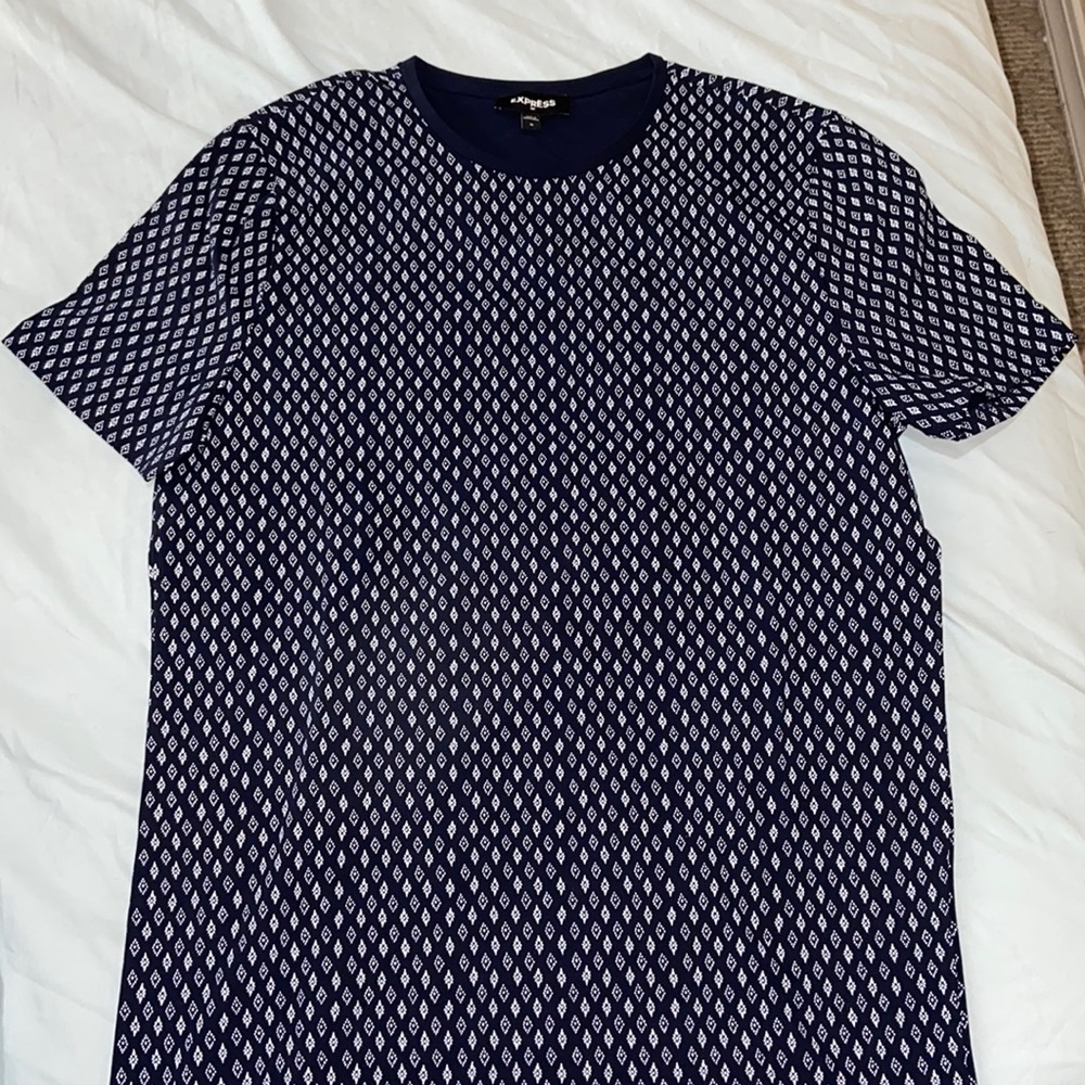 Express Mens crew neck NEW